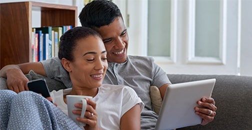 Image of HughesNet customers benefiting from fast and efficient satellite Internet thanks to SmartTechnolgies