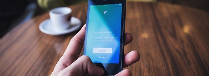 Image of twitter on phone